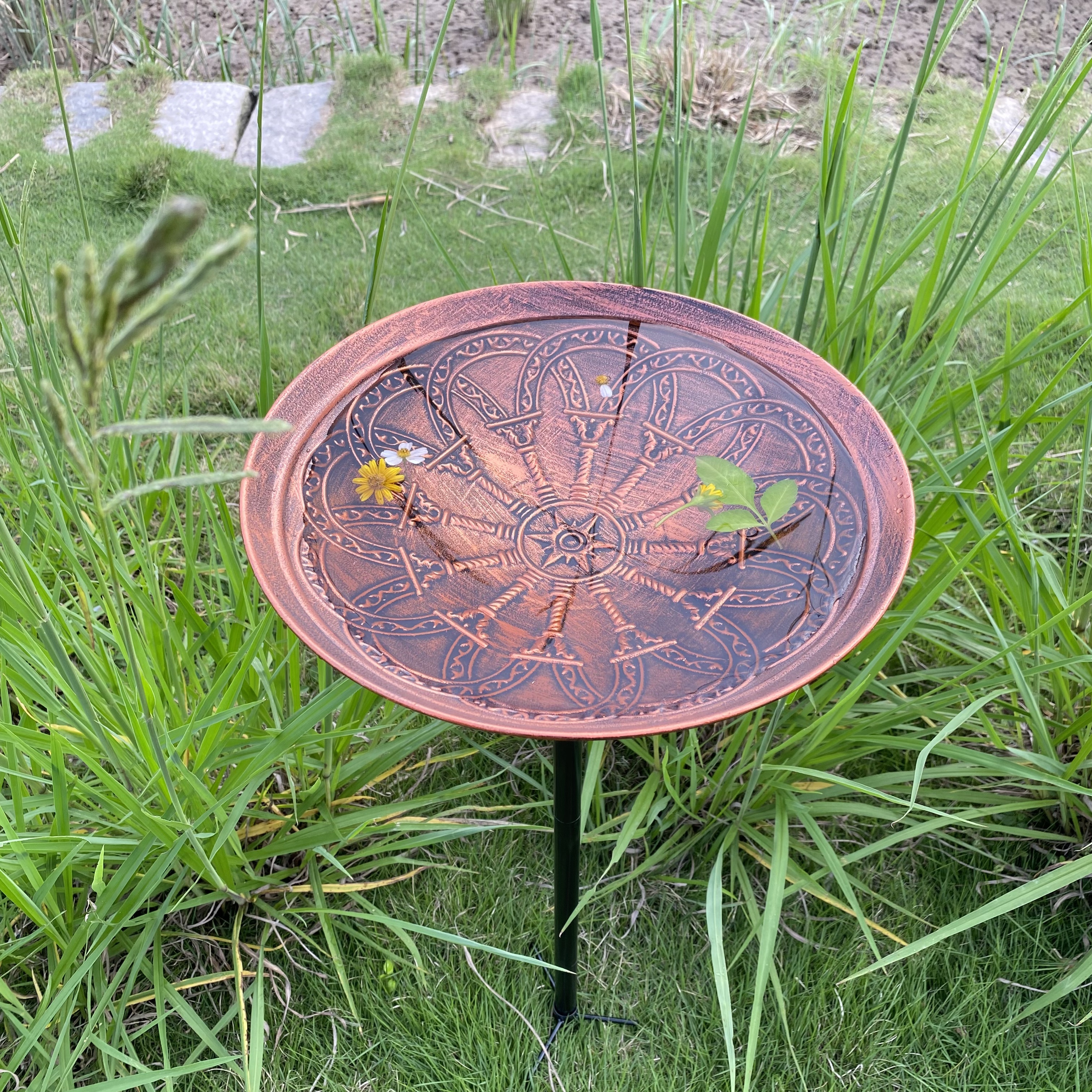 Outdoor Rust-Proof Metal Bird Drinking Fountain, Simple Assembly-Style Garden Bird Bath, Suitable for lawns, backyards and patios Choice for Bird Lovers. (Red Bronze Bule) — view 5