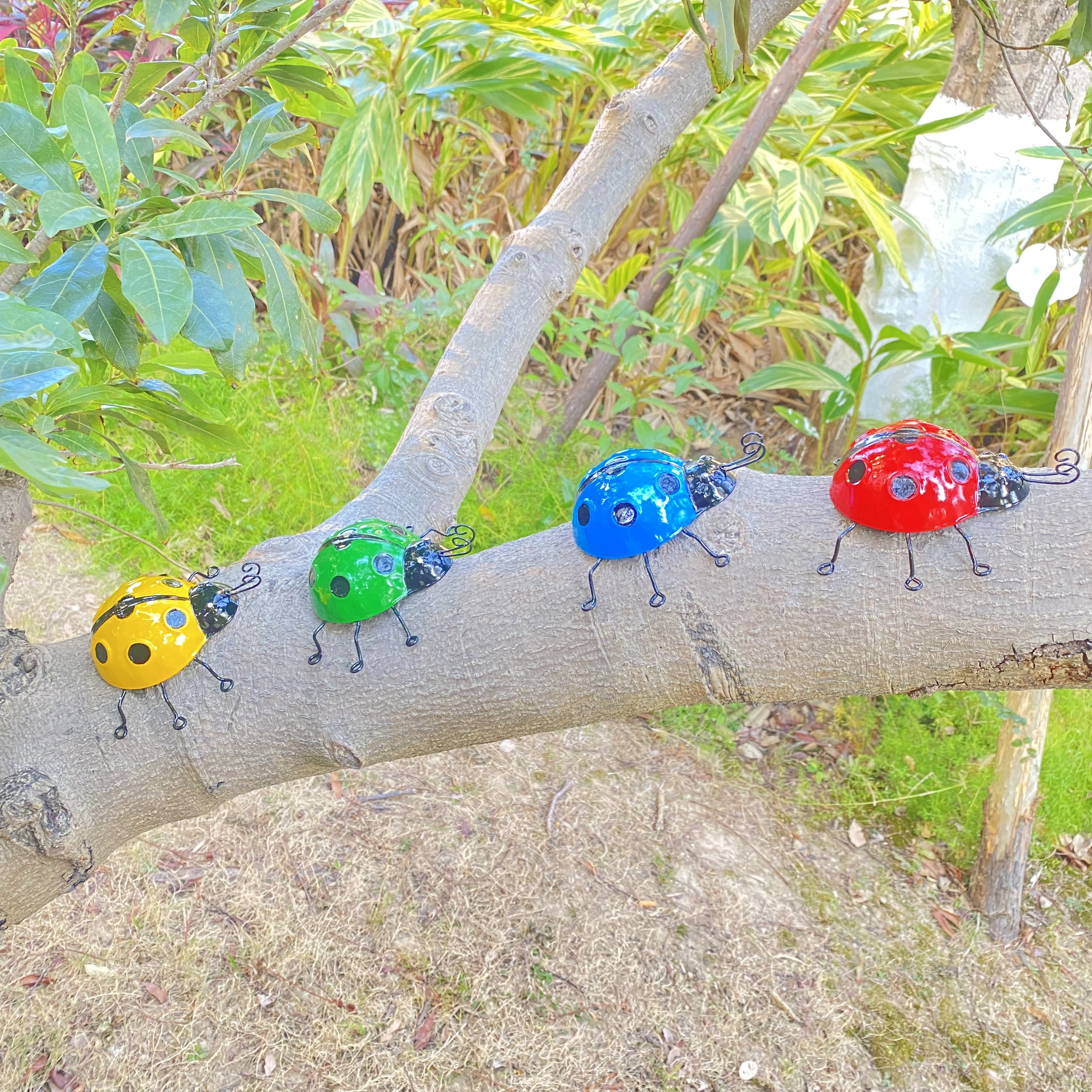 4-piece metal beetle statue for garden decoration, suitable for use in garden grasslands, tree branches, fences and walls. — view 7